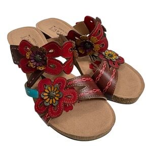 L’ARTISTE Red Floral Leather Wedge Sandals NWOT $89